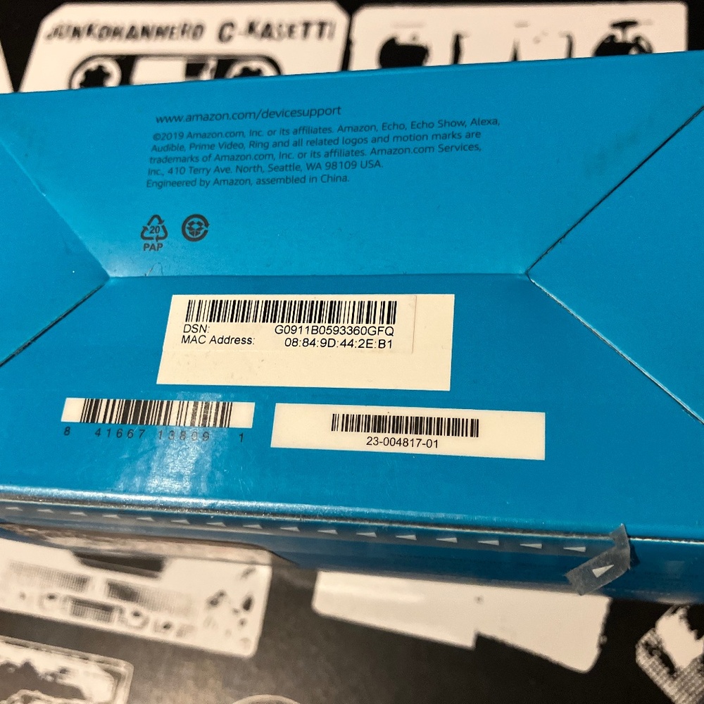 Amazon Echo Show 5 (1st Gen) -- Smart display with Alexa in Charcoal - Picture 2 of 3